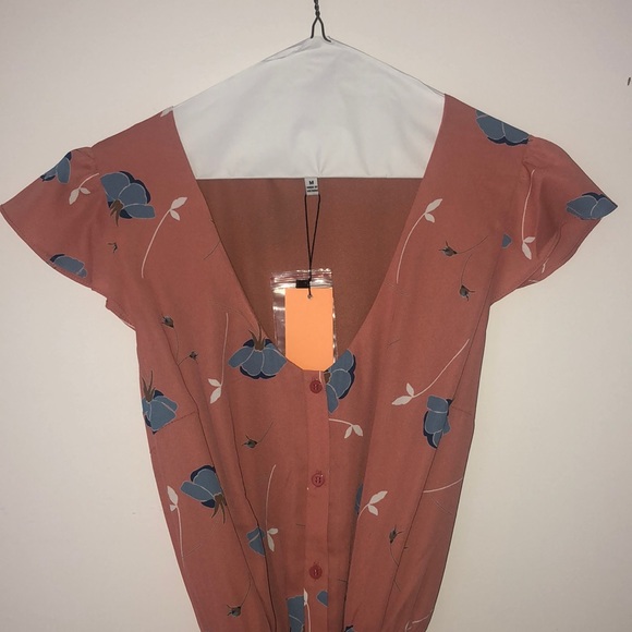 *NWT* FLORAL BUTTON DOWN BELTED JUMPSUIT - Picture 5 of 5